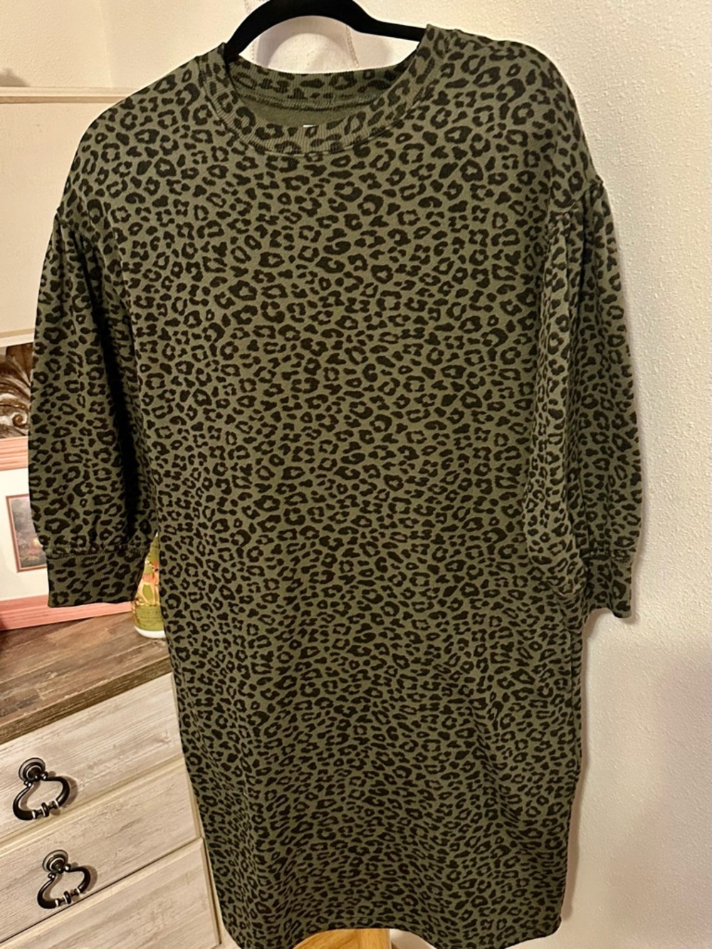 Time and Tru Olive Green Leopard Print Sweatshirt Top